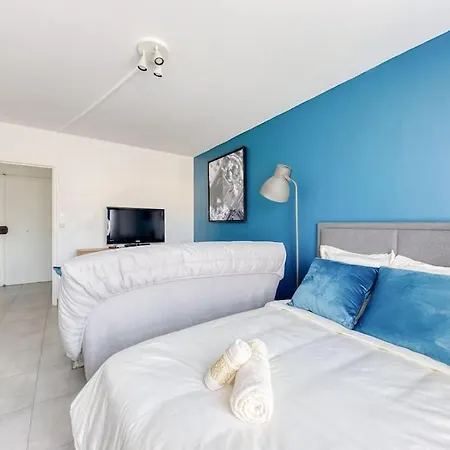 Votre Pied-a-terre Parisien A Montreuil-fontenay Apartment